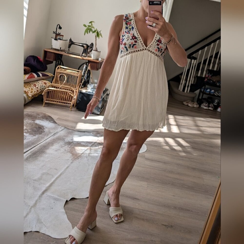 Boho soft mini dress with embroidery small - Picture 4 of 11